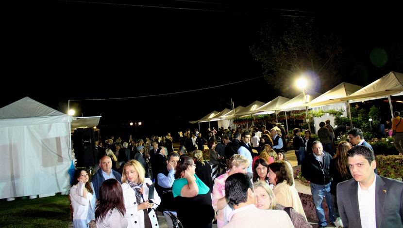 Τα Εγκαίνια της 28ης Γιορτής Λουλουδιών στη Βάρκιζα(photo-video) Τα Εγκαίνια της 28ης Γιορτής Λουλουδιών στη Βάρκιζα(photo-video)