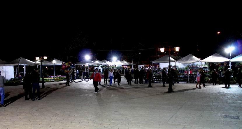 Τα Εγκαίνια τις 28η Γιορτή Λουλουδιών στη Βάρκιζα(photo-video) ,εγκαίνια,ετήσιας, Γιορτής,Λουλουδιών, ,παρευρέθηκε,,επικεφαλείς,συνδυασμών, Πανάς,Δαβάκης,,εγκαινίασε,Δήμαρχος, Βάρη,Βούλα,Βουλιαγμένης Σπύρος Πανάς ,Μαρτίνου,