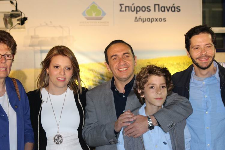 H προεκλογική ομιλία του Σπύρου Πανά στη Βουλιαγμένη ,προεκλογική,ομιλία ,Σπύρου Πανά,Βουλιαγμένη,Γεωργία Μαρτίνου,Μαριάννα Λάτση,Κωνσταντίνος, Μίχαλος,Εκλογές, 2014, υποψήφιος, δήμαρχος, δημαρχείο, ψήφος, κάλπη, εκλογικά, κέντρα, νοτος, νετ, notos,net, notosnet,Δήμος,Βάρης,Βούλα,Βουλιαγμένη,Βιογραφικό,Δημοτικος, υποψυφιος,Βούλα, Βουλιαγμένη, Βάρη,βαρκιζα, ΒΒΒ,