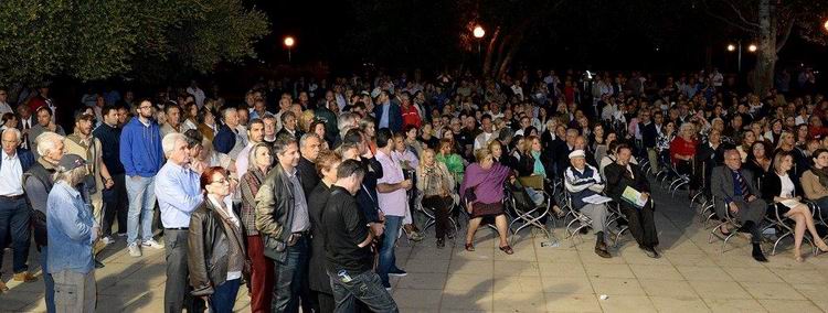 H προεκλογική ομιλία του Σπύρου Πανά στη Βουλιαγμένη ,προεκλογική,ομιλία ,Σπύρου Πανά,Βουλιαγμένη,Γεωργία Μαρτίνου,Μαριάννα Λάτση,Κωνσταντίνος, Μίχαλος,Εκλογές, 2014, υποψήφιος, δήμαρχος, δημαρχείο, ψήφος, κάλπη, εκλογικά, κέντρα, νοτος, νετ, notos,net, notosnet,Δήμος,Βάρης,Βούλα,Βουλιαγμένη,Βιογραφικό,Δημοτικος, υποψυφιος,Βούλα, Βουλιαγμένη, Βάρη,βαρκιζα, ΒΒΒ,