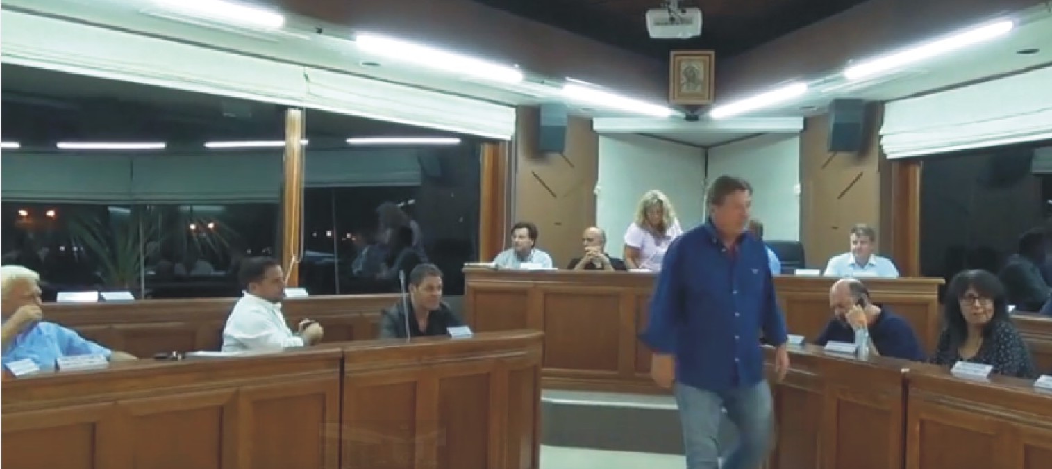 Κωνσταντέλλος: δημοτικό συμβούλιο, βάρης Βούλς, Βουλιαγμένης, φασίστας, Διονύσης Κοντονής, Γρηγόρης Κωνσταντέλλος,
