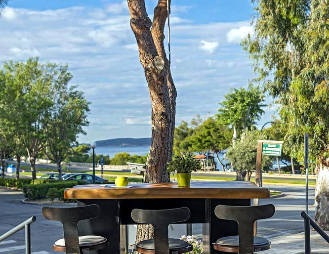 Artopoli vouliagmeni1